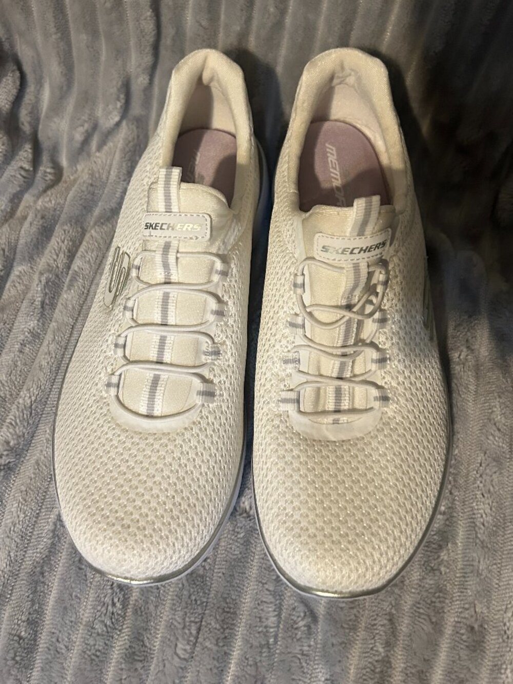 Skechers Hands Free Shoes